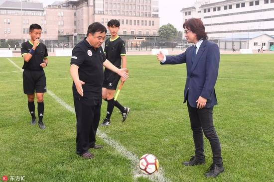  友谊赛演绎攻守大战，双方奉献精彩对攻