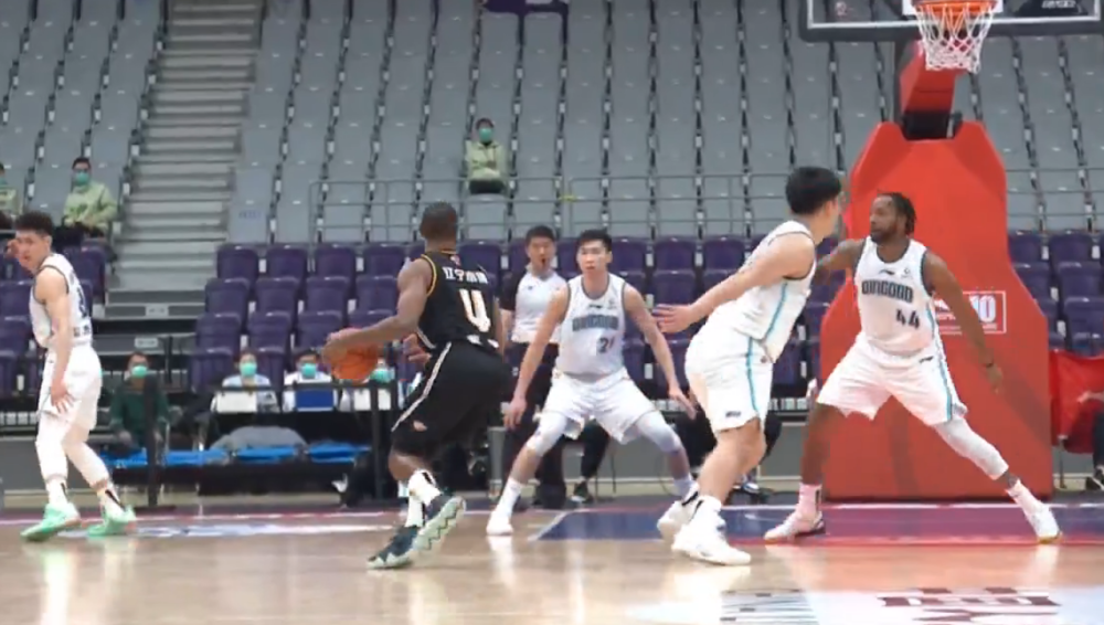  末节逆转高潮迭起演绎篮球魅力