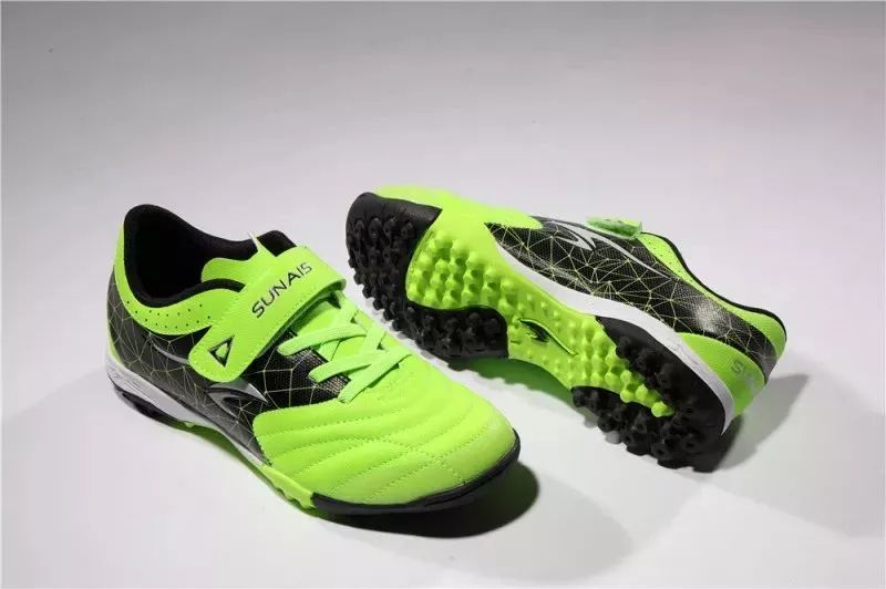  网球鞋科技突破，减震凝胶与轻量化完美结合