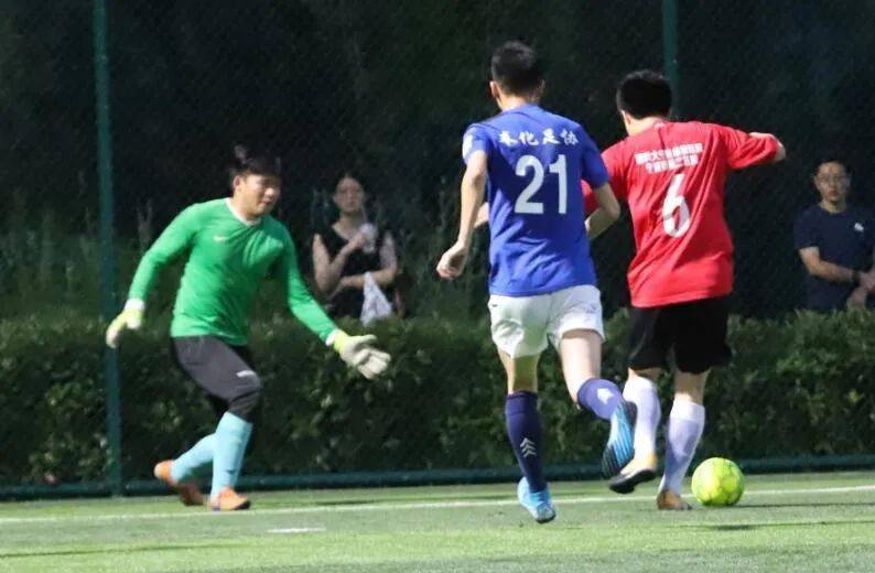  草根足球遍地开花，全民参与热情高涨
